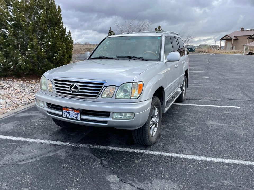 2006 Lexus LX 2nd Gen - Image 10 of 31