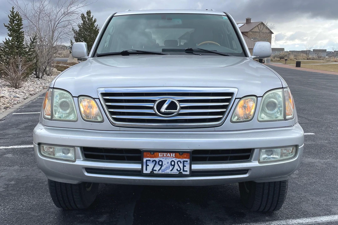 2006 Lexus LX 2nd Gen - Image 2 of 31