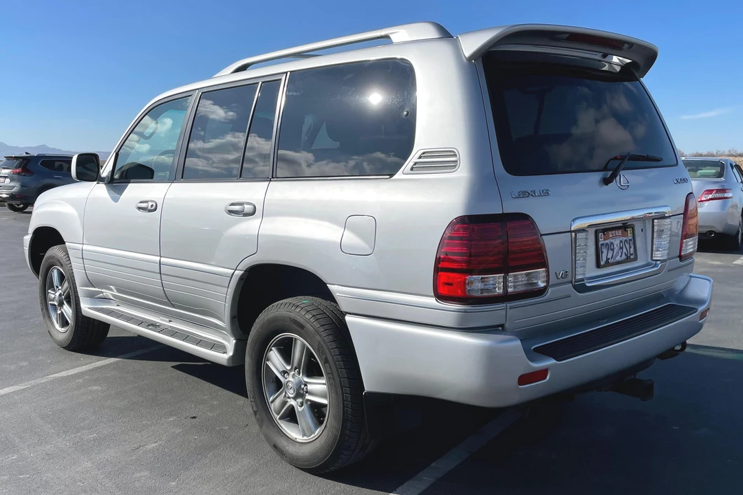 2006 Lexus LX 2nd Gen - Image 4 of 31