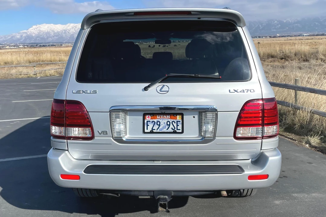 2006 Lexus LX 2nd Gen - Image 5 of 31