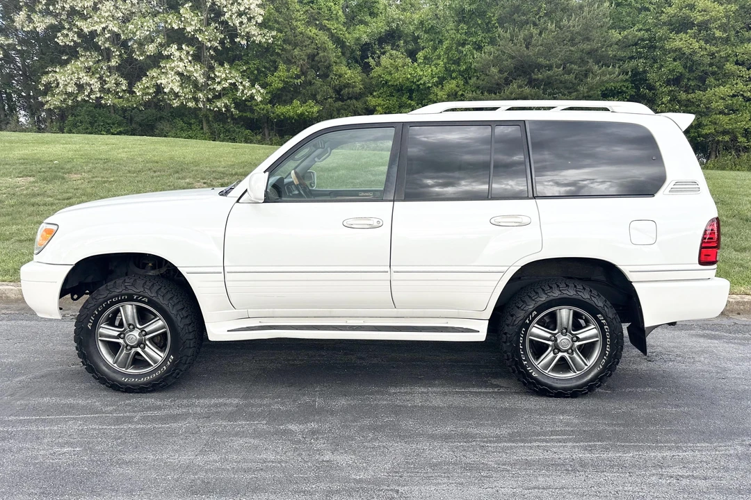 2006 Lexus LX 2nd Gen - Image 4 of 5