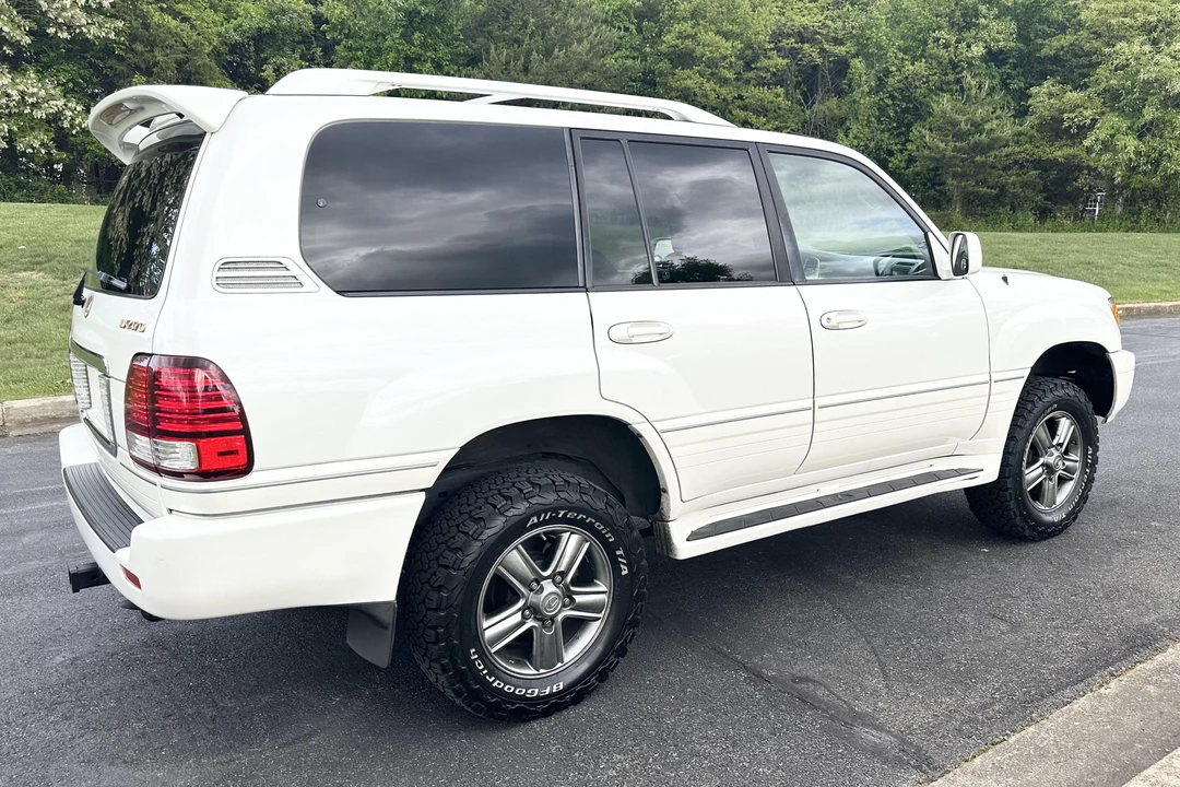 2006 Lexus LX 2nd Gen - Image 5 of 5