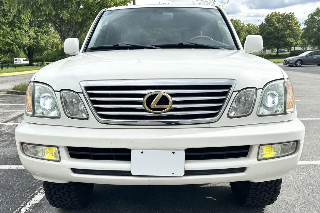 2006 Lexus LX 2nd Gen - Image 2 of 5