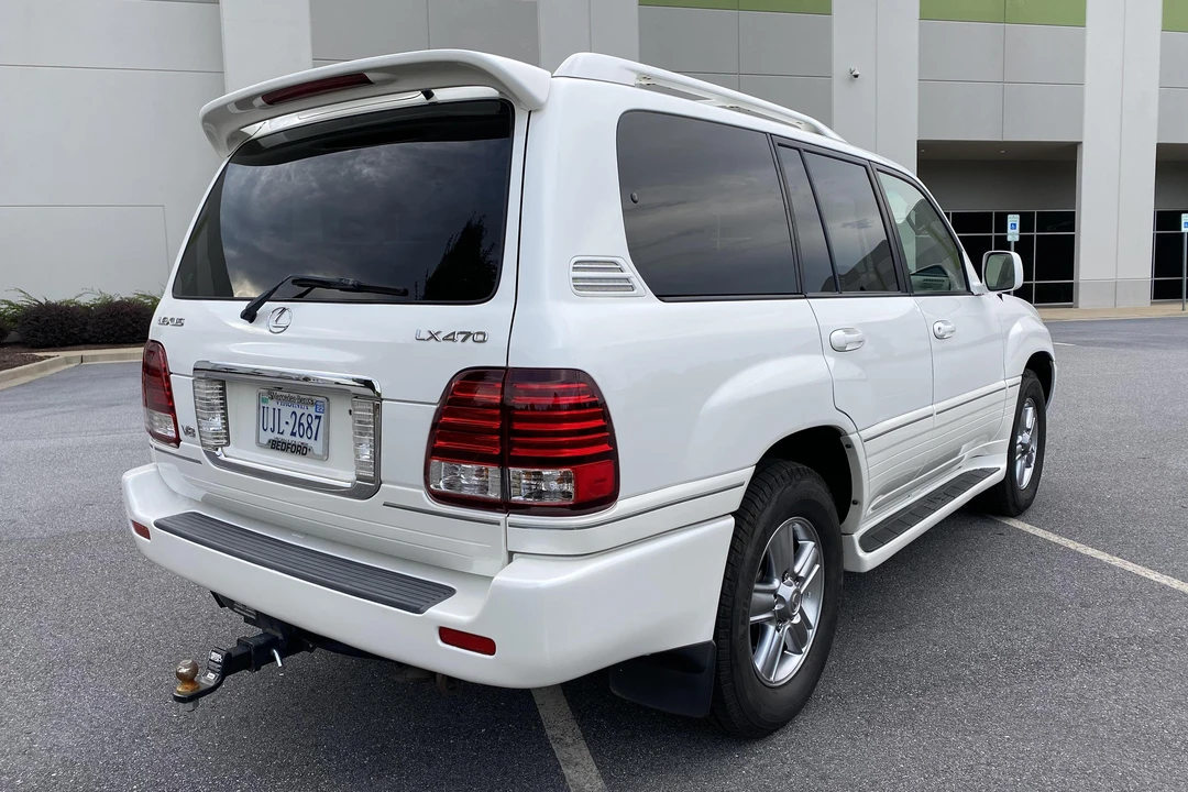 2006 Lexus LX 2nd Gen - Image 5 of 6