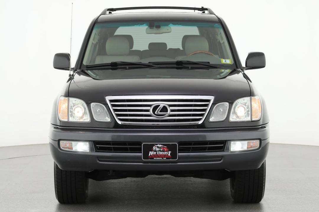 2006 Lexus LX 2nd Gen - Image 2 of 31