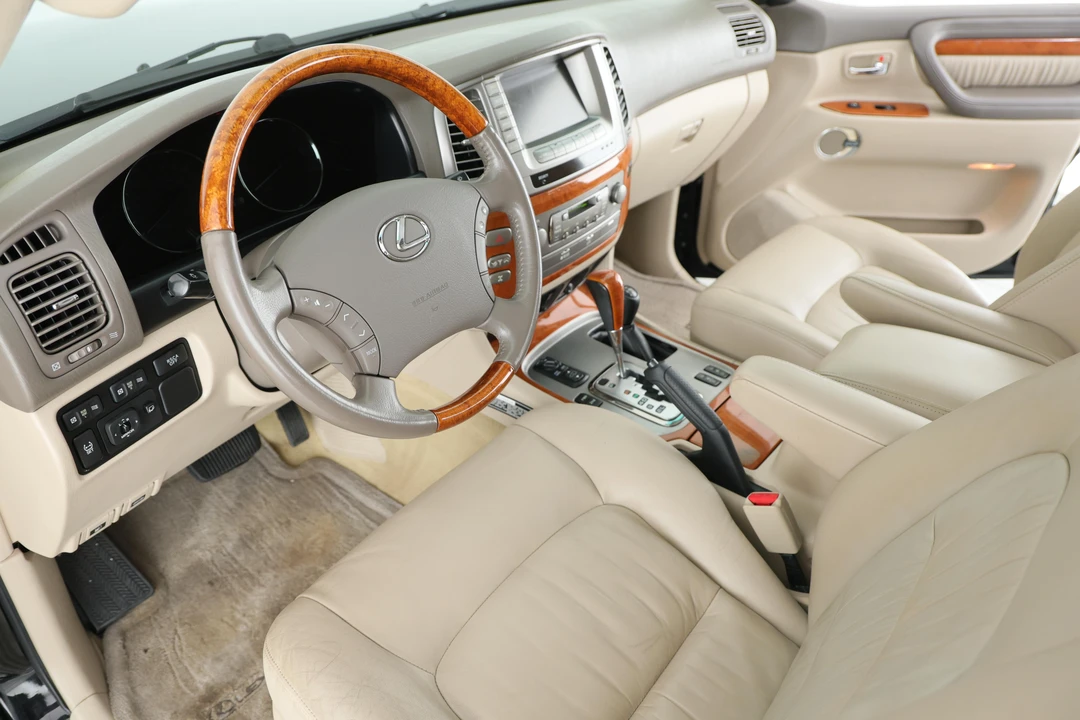 2006 Lexus LX 2nd Gen - Image 25 of 31