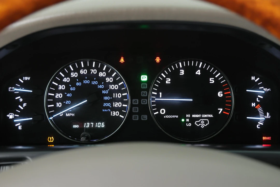 2006 Lexus LX 2nd Gen - Image 28 of 31