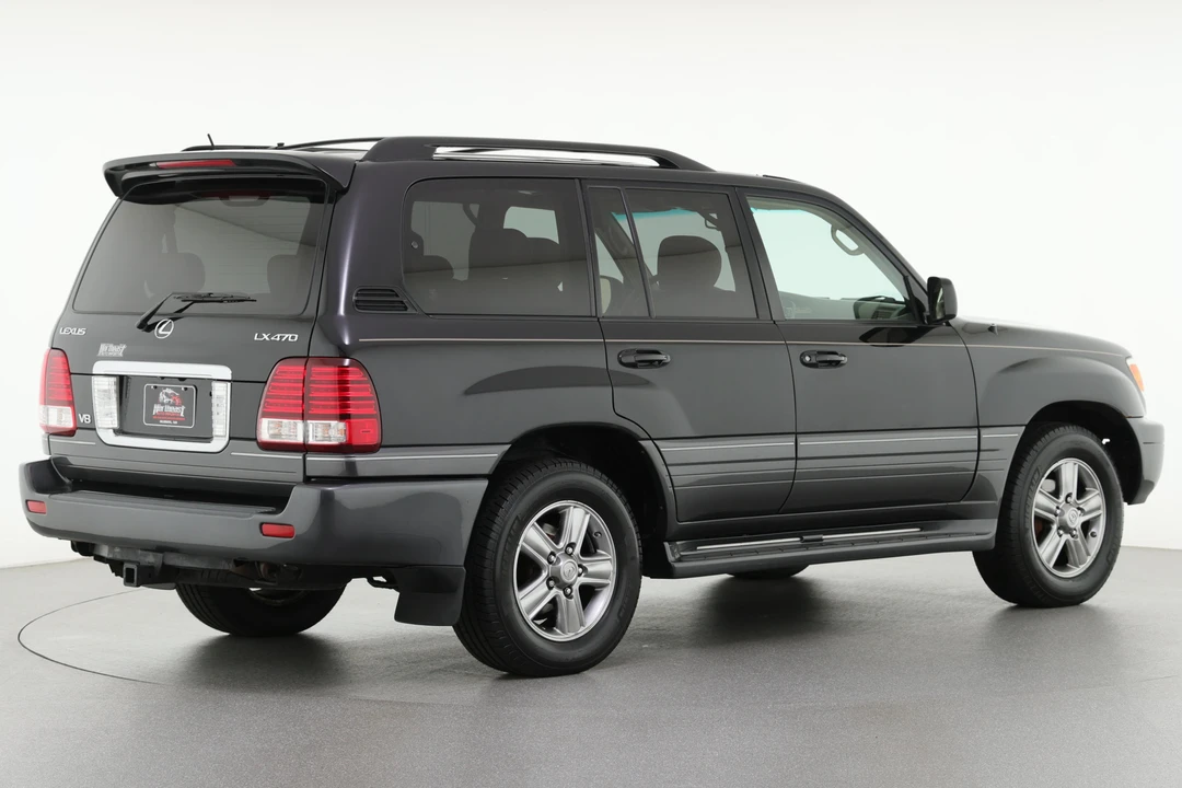 2006 Lexus LX 2nd Gen - Image 4 of 31