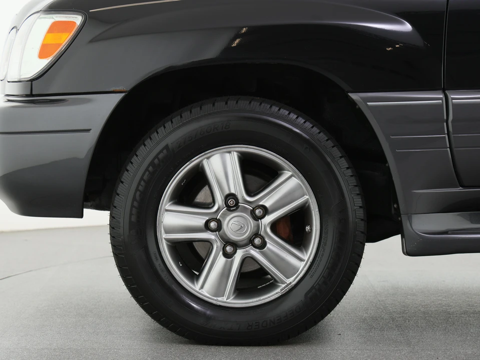 2006 Lexus LX 2nd Gen - Image 21 of 31