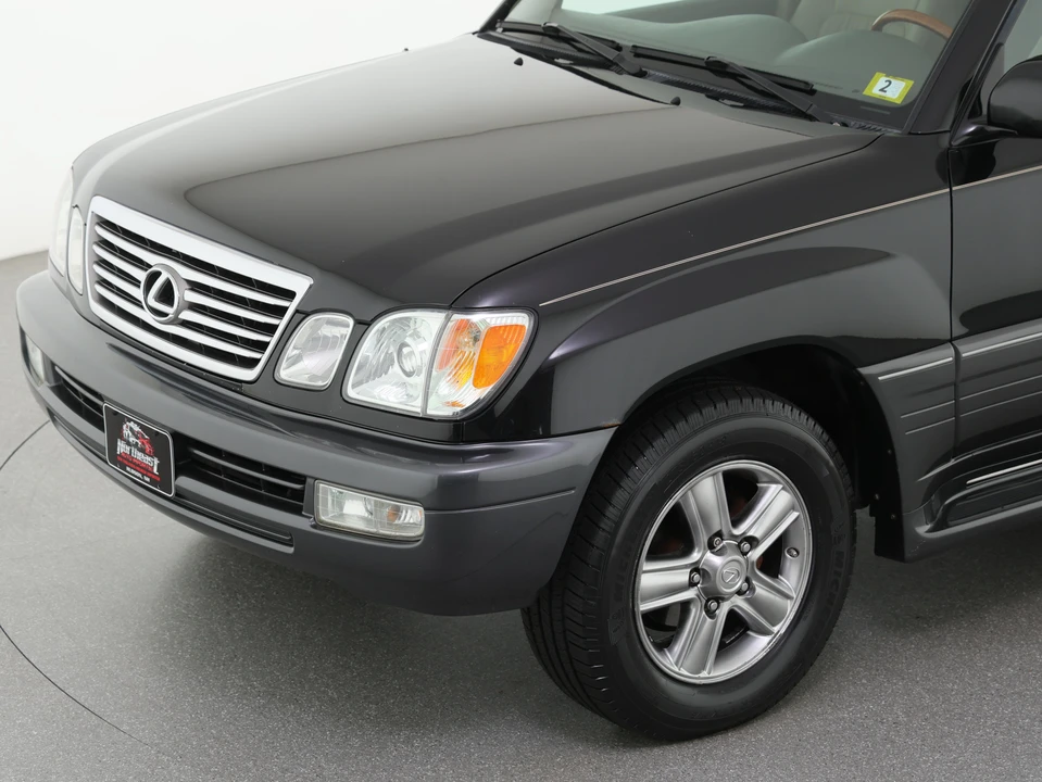 2006 Lexus LX 2nd Gen - Image 14 of 31