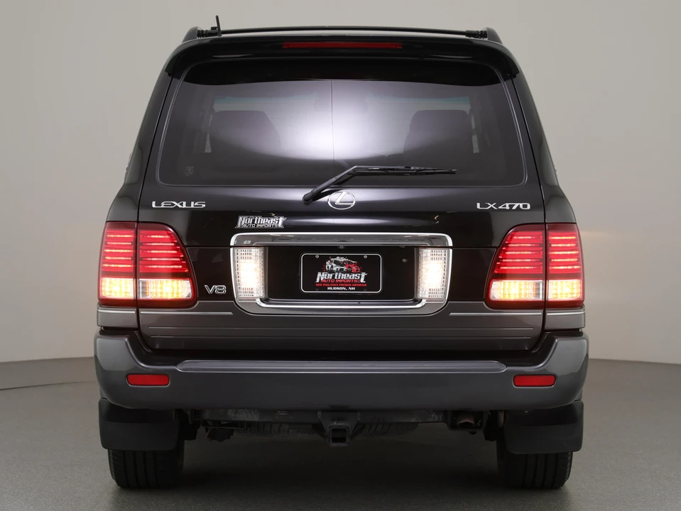 2006 Lexus LX 2nd Gen - Image 10 of 31