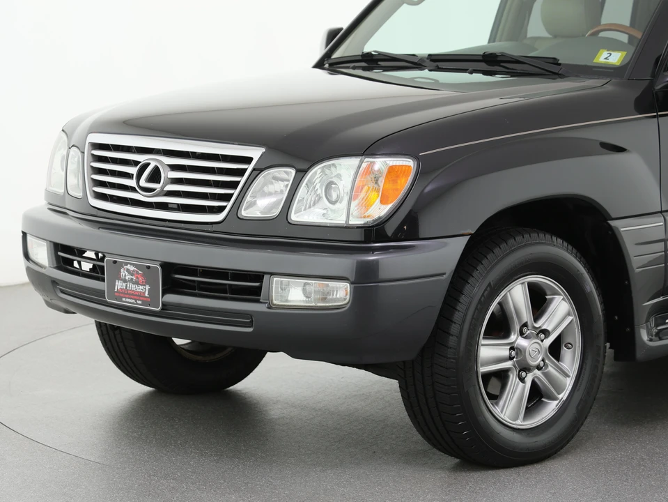2006 Lexus LX 2nd Gen - Image 13 of 31