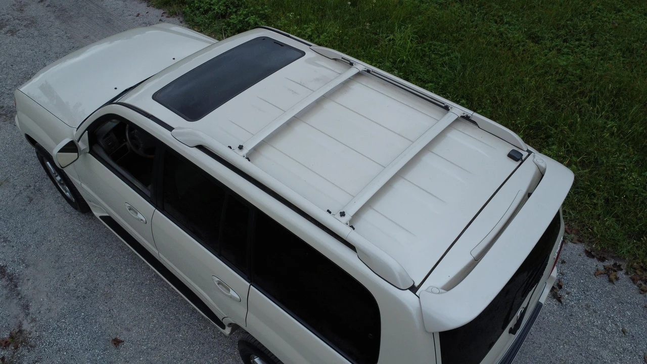 2006 Lexus LX 2nd Gen - Image 17 of 18