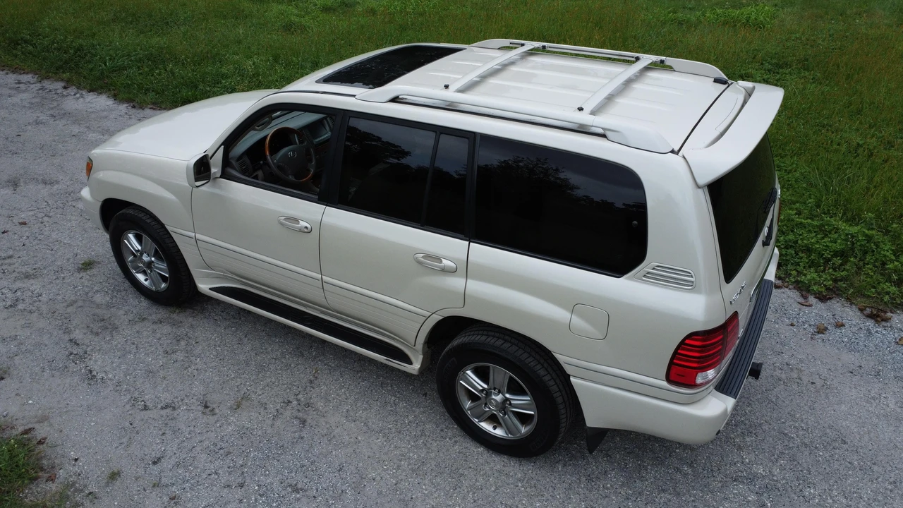2006 Lexus LX 2nd Gen - Image 8 of 18