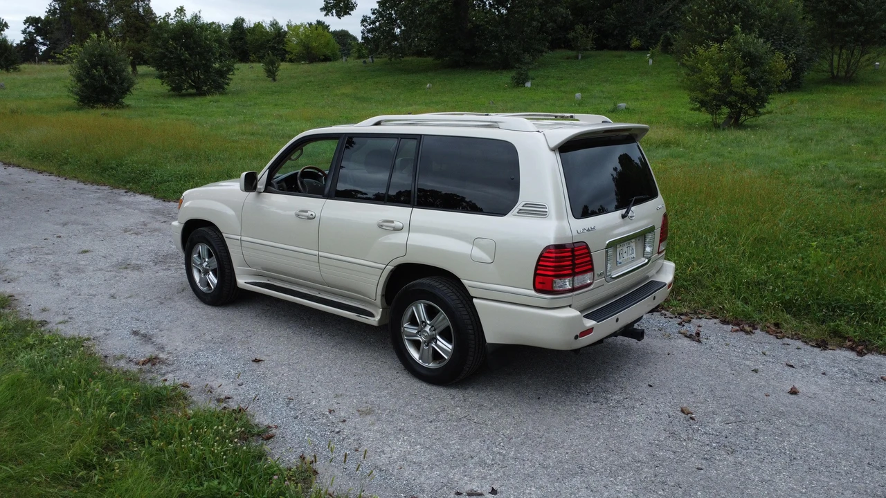 2006 Lexus LX 2nd Gen - Image 7 of 18