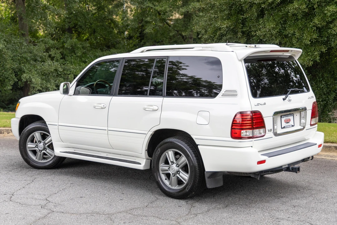 2006 Lexus LX 2nd Gen - Image 4 of 31