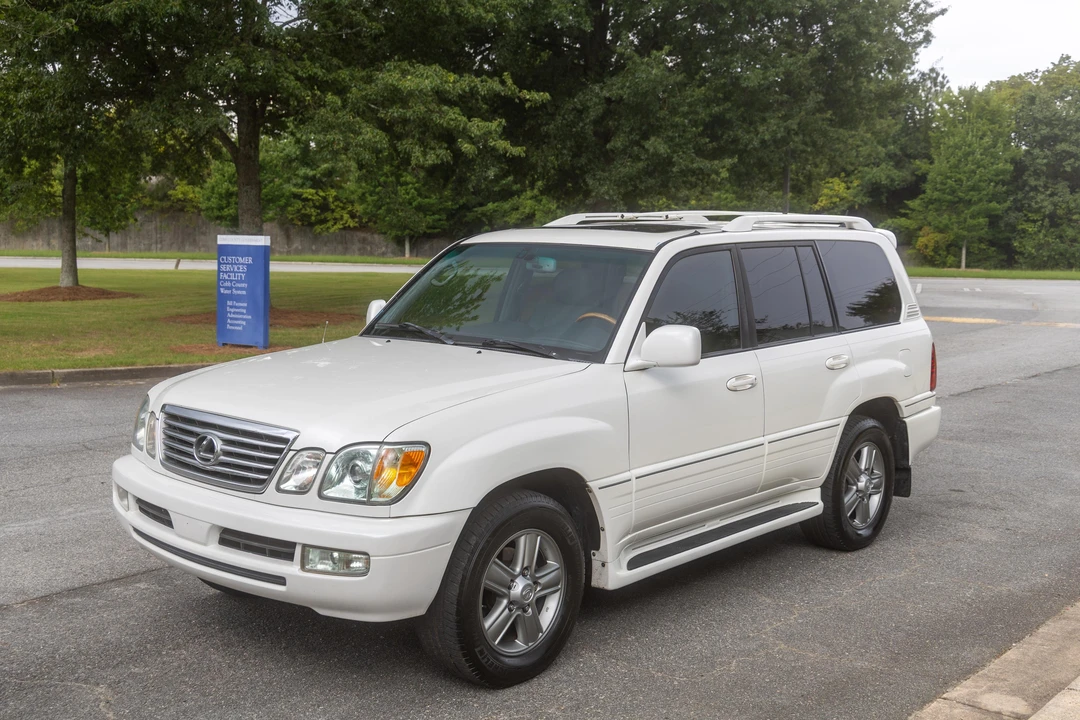 2006 Lexus LX 2nd Gen - Image 9 of 31