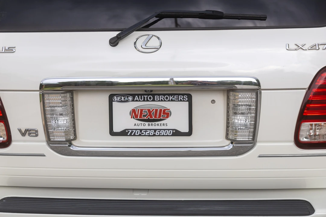 2006 Lexus LX 2nd Gen - Image 29 of 31