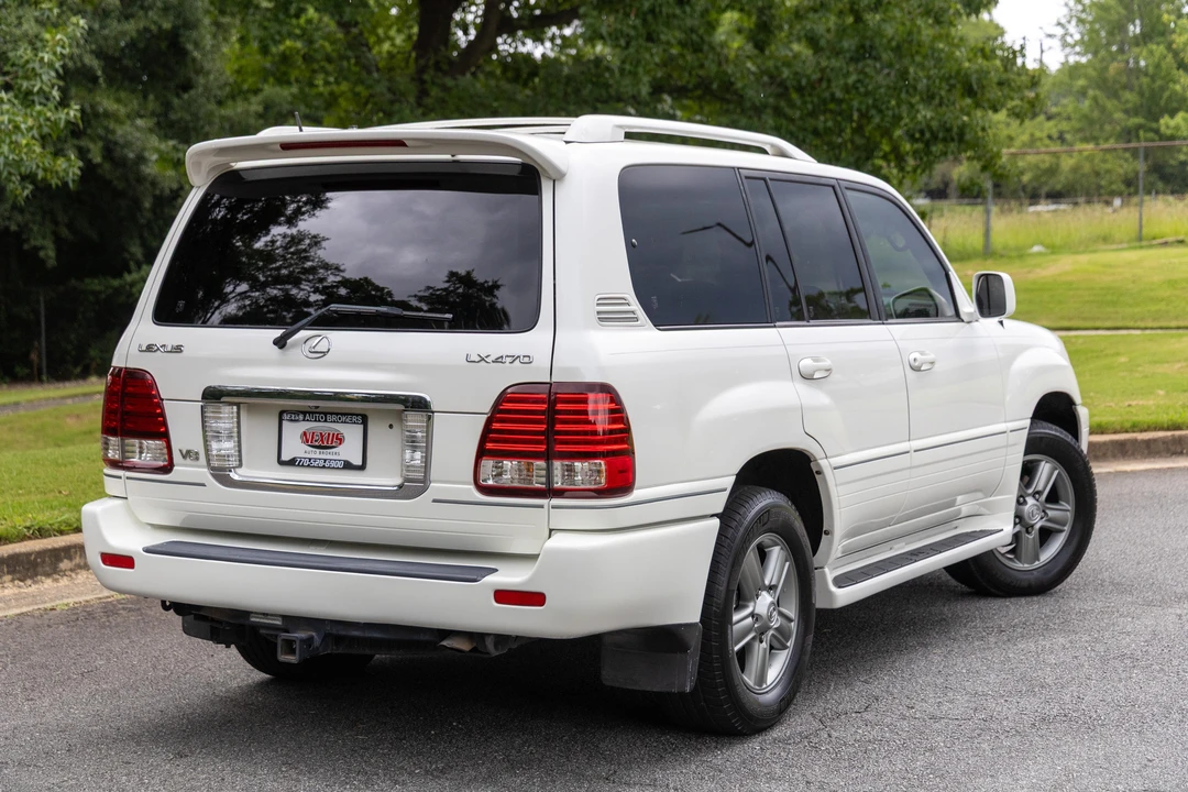 2006 Lexus LX 2nd Gen - Image 15 of 31