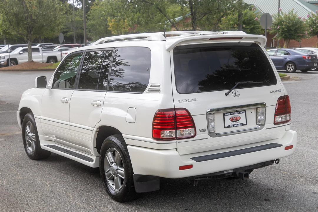 2006 Lexus LX 2nd Gen - Image 11 of 31
