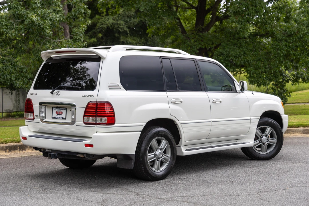 2006 Lexus LX 2nd Gen - Image 17 of 31