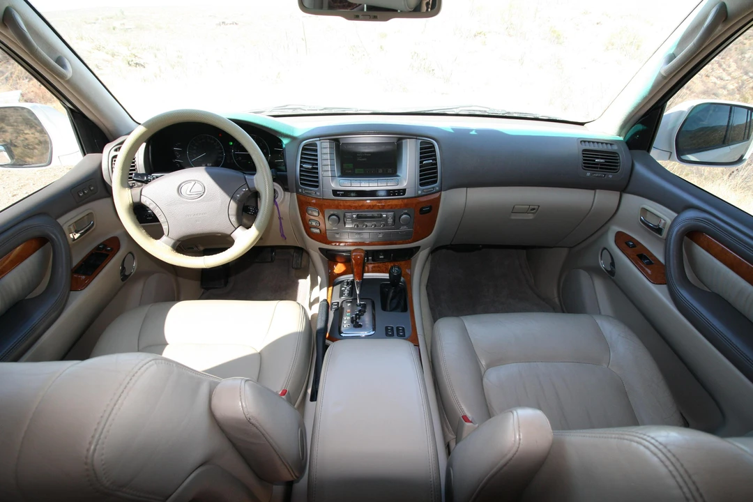 2006 Lexus LX 2nd Gen - Image 6 of 8