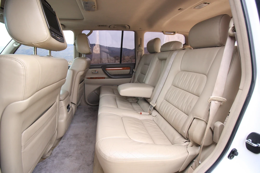 2006 Lexus LX 2nd Gen - Image 7 of 8