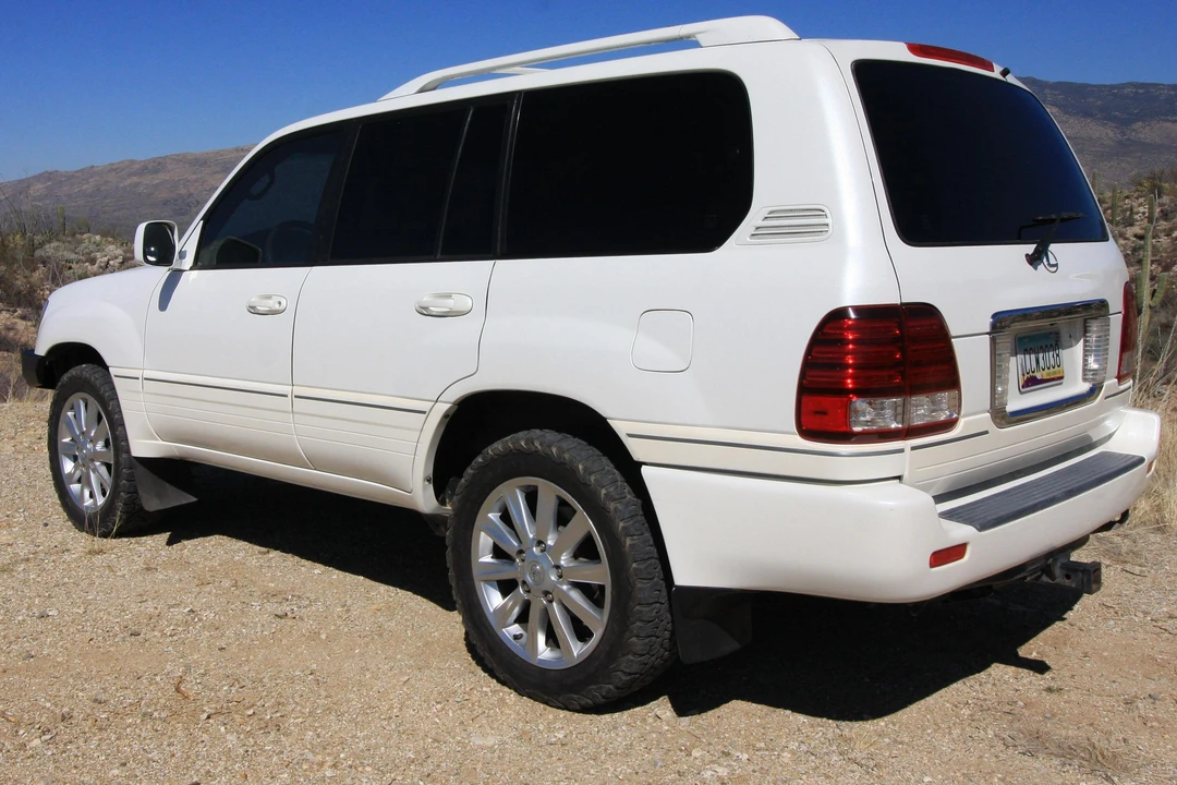 2006 Lexus LX 2nd Gen - Image 3 of 8