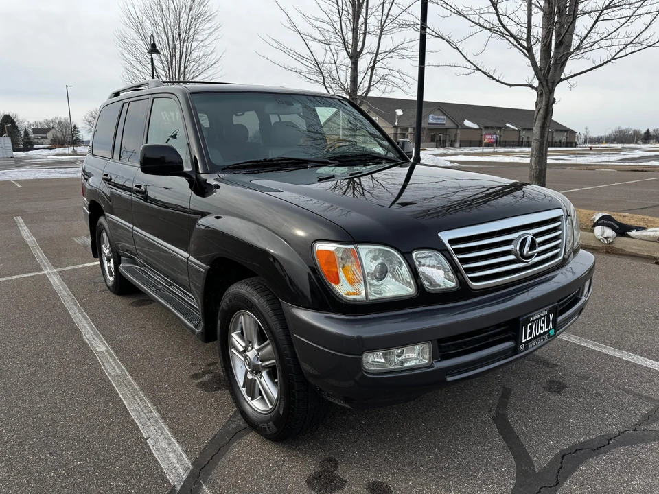 2006 Lexus LX 2nd Gen - Image 12 of 31