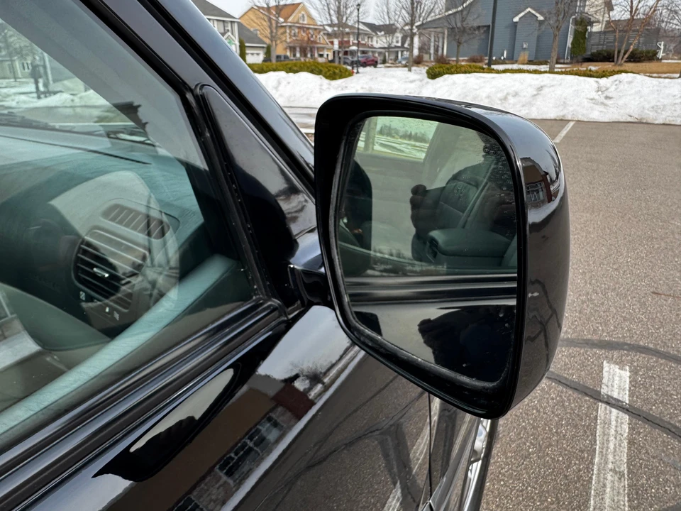 2006 Lexus LX 2nd Gen - Image 25 of 31