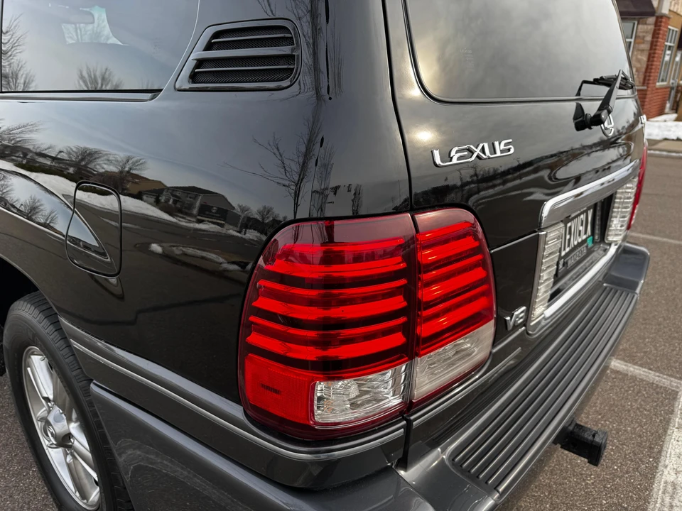2006 Lexus LX 2nd Gen - Image 20 of 31