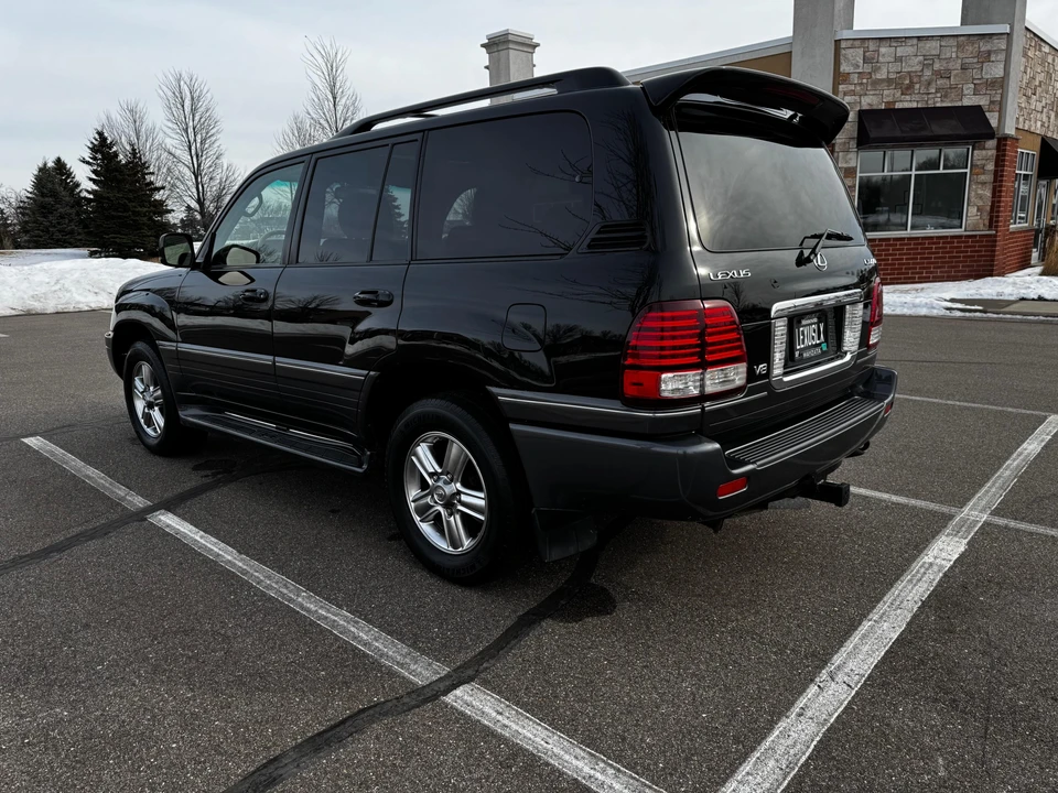 2006 Lexus LX 2nd Gen - Image 8 of 31