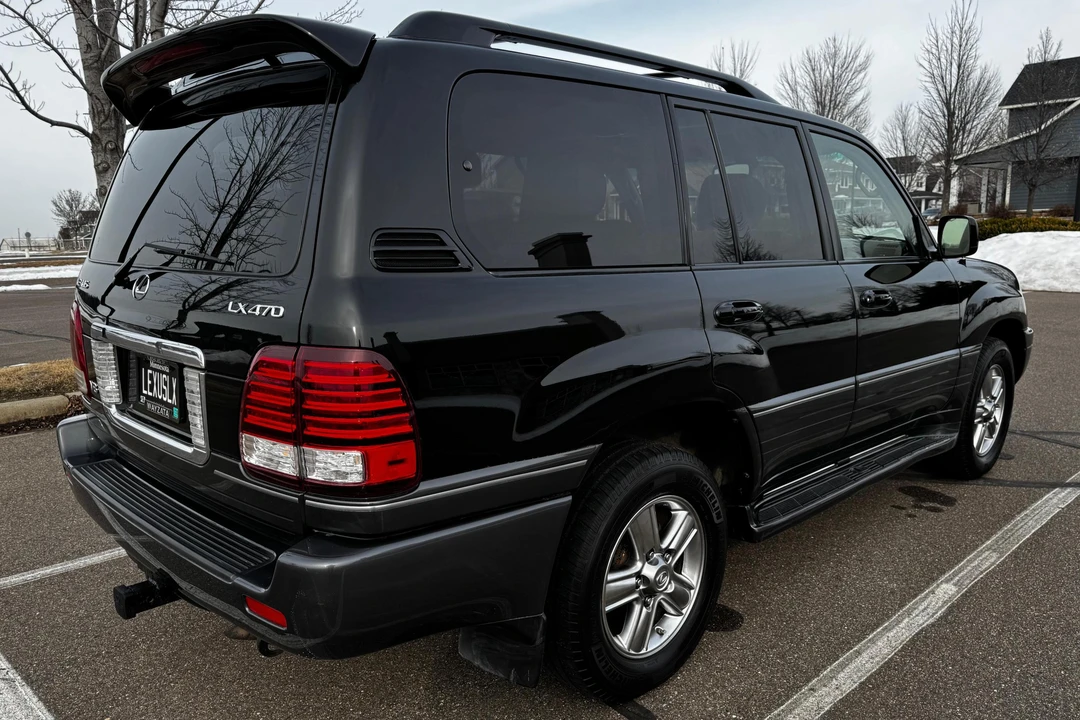 2006 Lexus LX 2nd Gen - Image 4 of 31