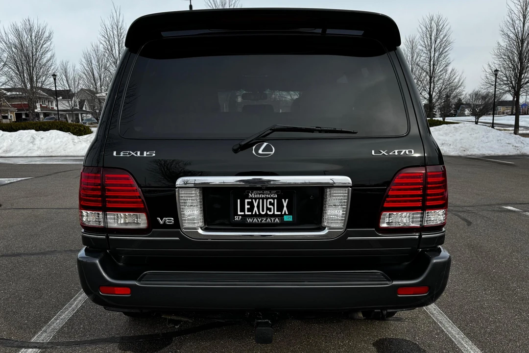 2006 Lexus LX 2nd Gen - Image 5 of 31