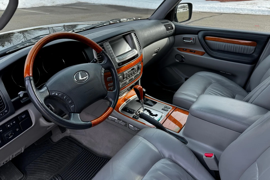 2006 Lexus LX 2nd Gen - Image 31 of 31