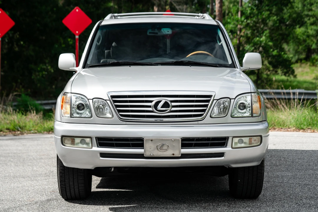 2006 Lexus LX 2nd Gen - Image 2 of 31