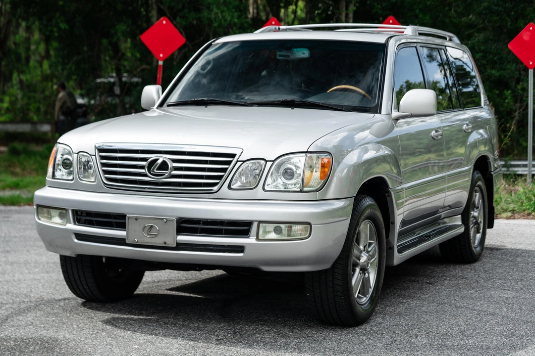2006 Lexus LX 2nd Gen - Image 6 of 31