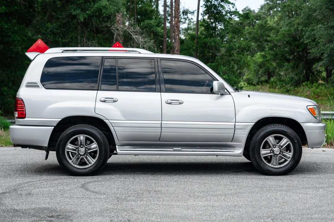 2006 Lexus LX 2nd Gen - Image 22 of 31