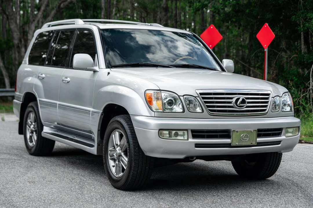 2006 Lexus LX 2nd Gen - Image 26 of 31