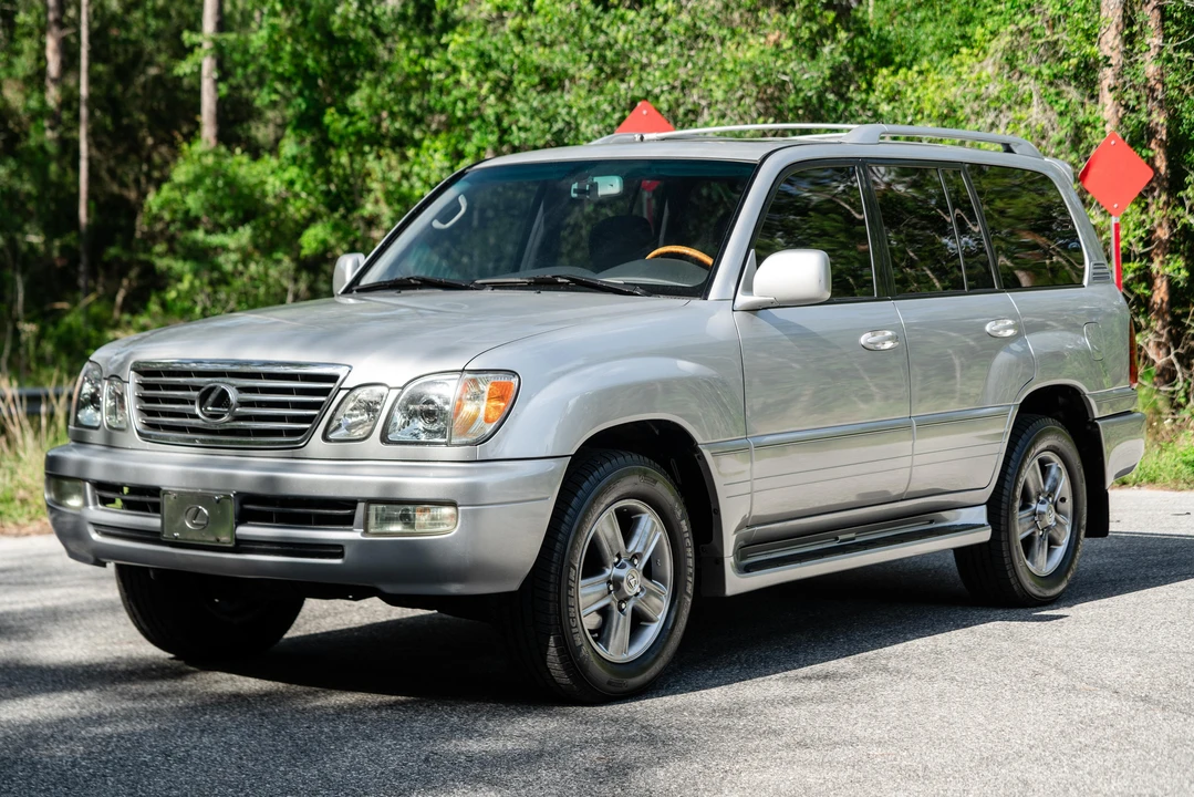 2006 Lexus LX 2nd Gen - Image 8 of 31