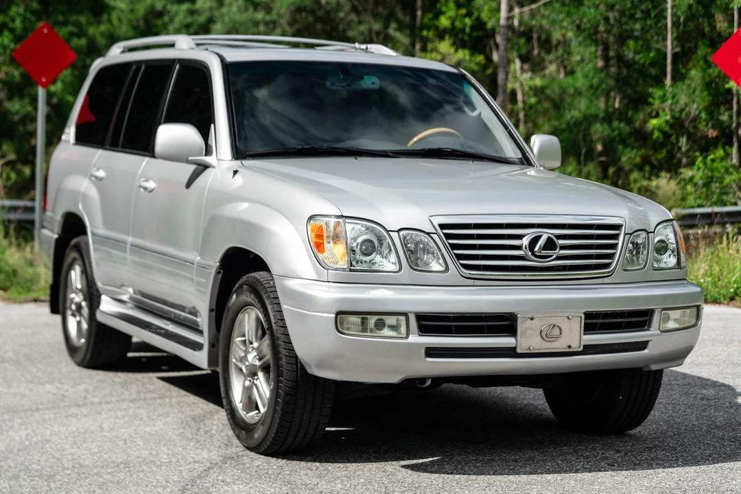 2006 Lexus LX 2nd Gen - Image 27 of 31