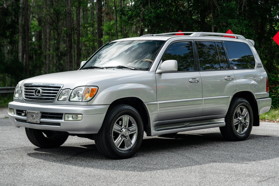 2006 Lexus LX 2nd Gen - Image 9 of 31