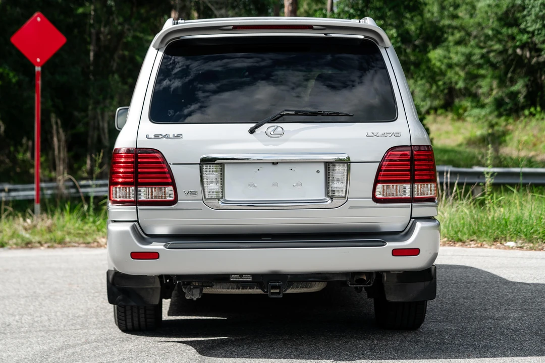 2006 Lexus LX 2nd Gen - Image 5 of 31