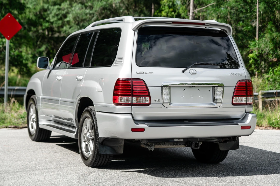 2006 Lexus LX 2nd Gen - Image 15 of 31