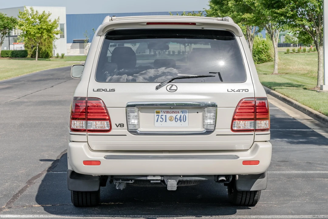 2006 Lexus LX 2nd Gen - Image 5 of 31