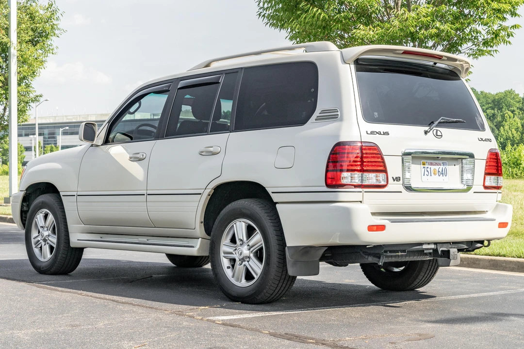 2006 Lexus LX 2nd Gen - Image 4 of 31