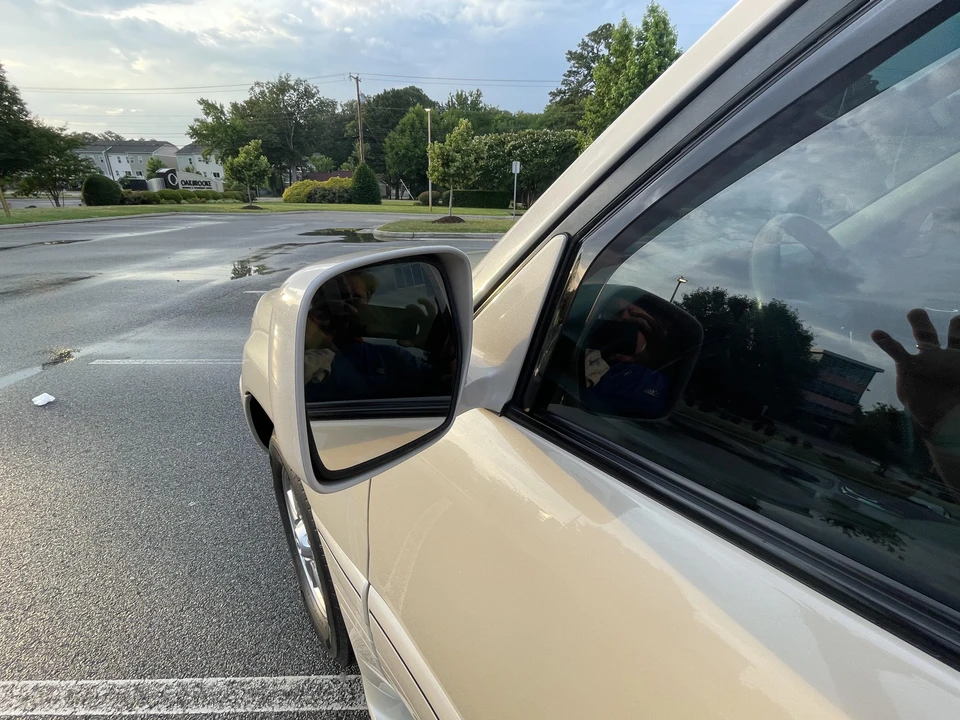 2006 Lexus LX 2nd Gen - Image 22 of 31
