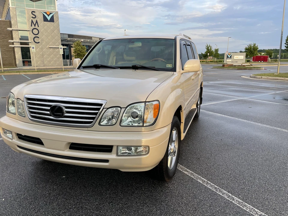 2006 Lexus LX 2nd Gen - Image 9 of 31