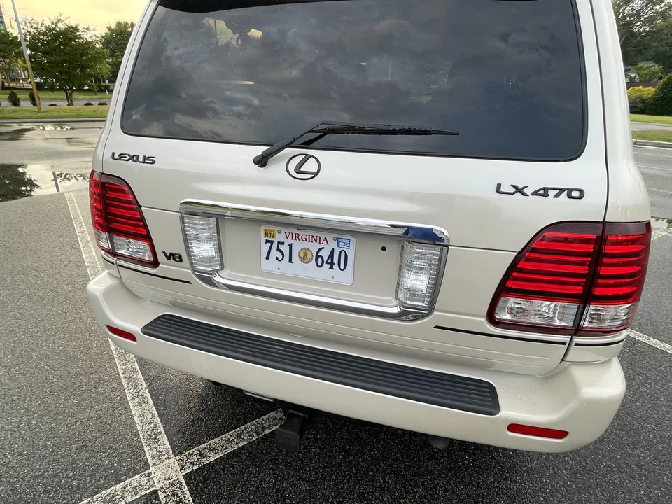 2006 Lexus LX 2nd Gen - Image 30 of 31