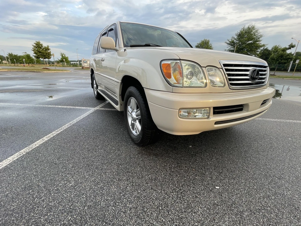 2006 Lexus LX 2nd Gen - Image 20 of 31